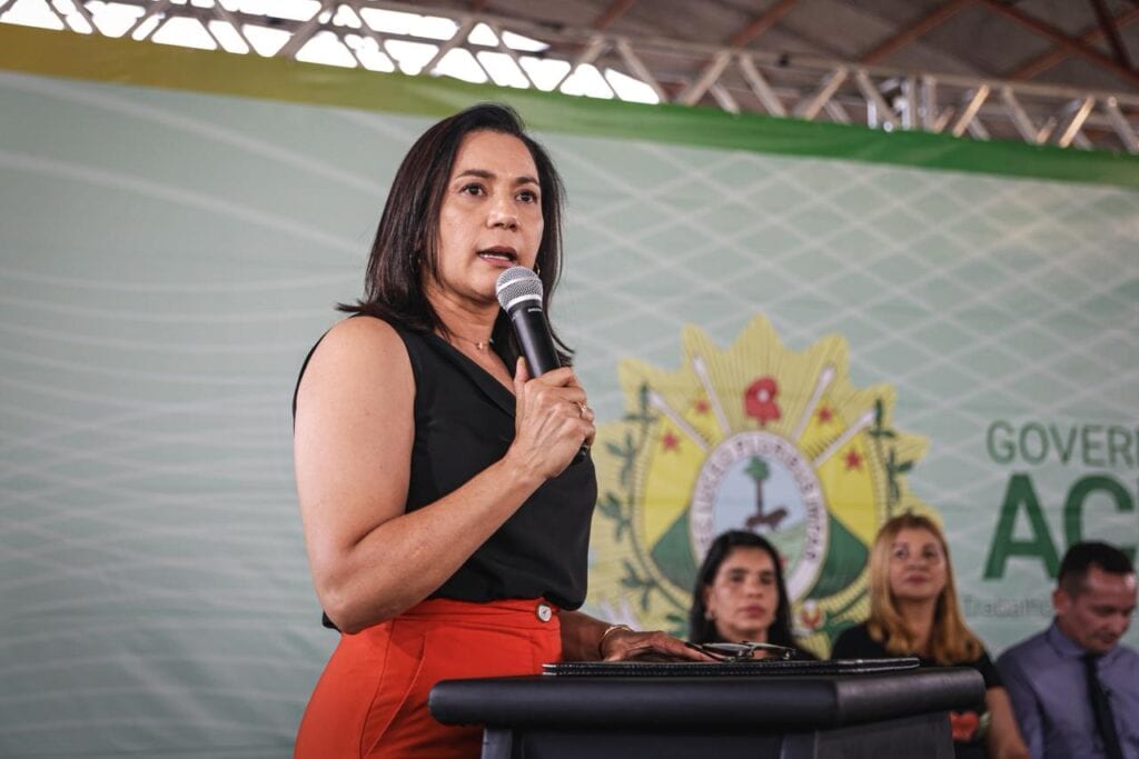 Mailza agradeceu o trabalho das entidades da sociedade civil: “Agradeço a todos que se dispõem a trabalhar em parceria com a nossa gestão. Essas ações fazem toda a diferença para quem vive em situação de vulnerabilidade social”. Foto: José Caminha/Secom