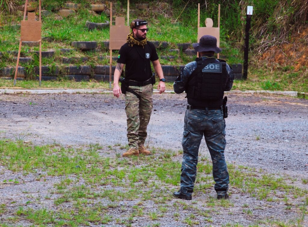Caio Borges, chefe do Departamento de Operações Penitenciárias explica que o local “vai impactar de forma muito positiva nos treinamentos e nas instruções dos cursos”. Foto: Zayra Amorim/Iapen