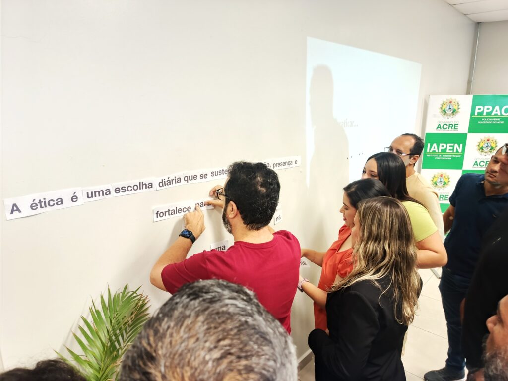 Durante palestra sobre ética, servidores participaram de atividades interativas e colaborativas. Foto: Zayra Amorim/Iapen