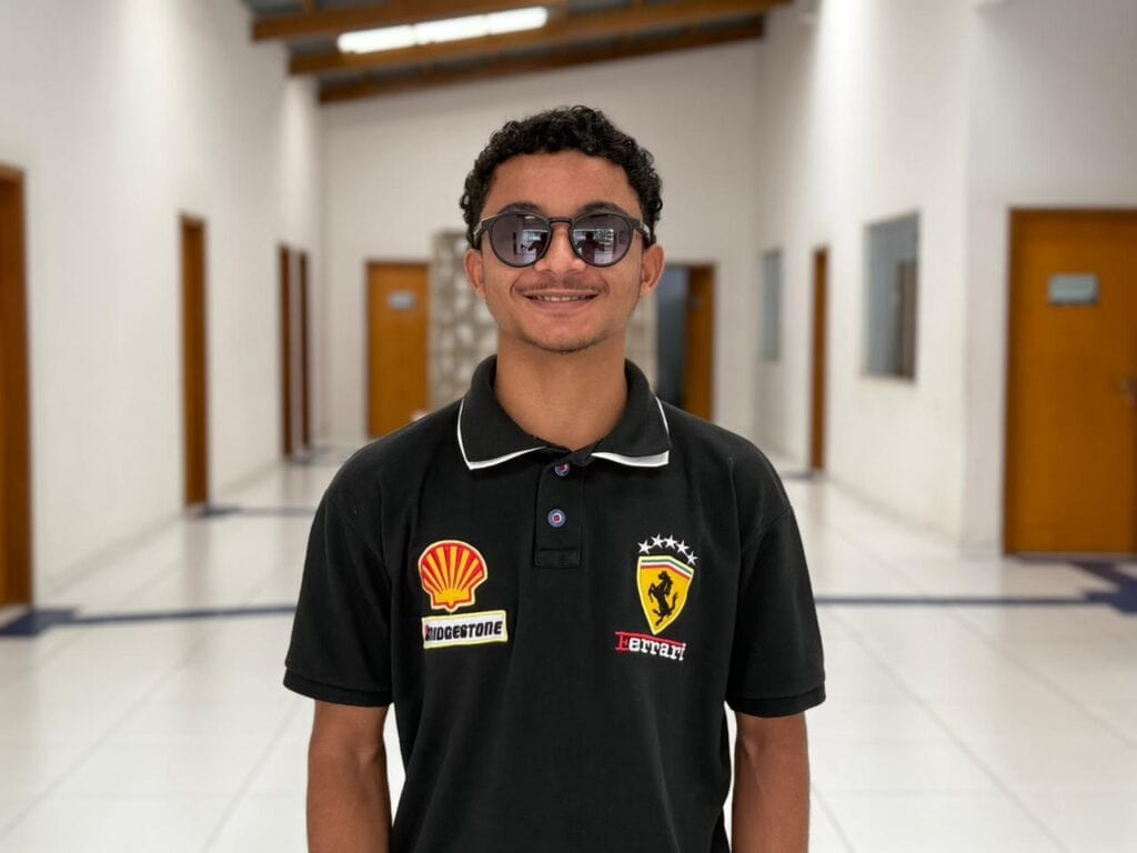 Wesley Mota, 15 anos, encontrou no atletismo e no apoio do CAP-AC uma nova oportunidade de superar desafios e redescobrir a própria autonomia. Foto: Andrey Maia/SEE