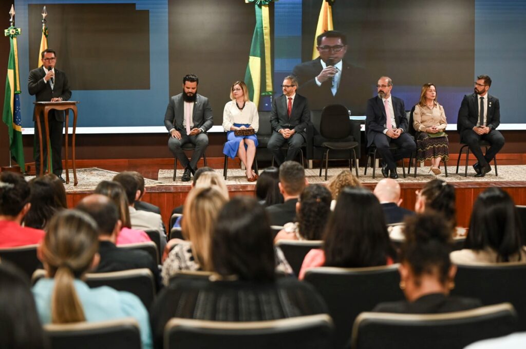 Desembargador Laudivon Nogueira salientou a importância da formação como instrumento para a consolidação de uma política pública humanizada e efetiva. Foto: Gleilson Miranda/TJAC