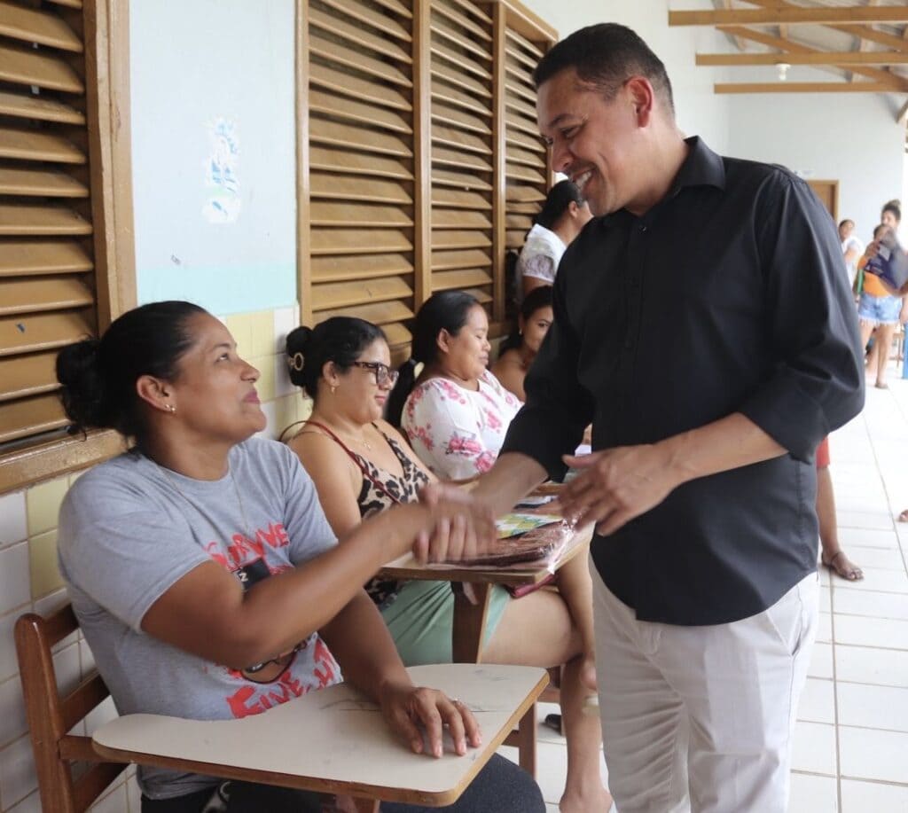 Prefeito Jerry Correia reforçou que a parceria com as prefeituras tem sido essencial para que os serviços cheguem até as comunidades. Foto: Mirla Almeida/Ascom Pref. Assis Brasil
