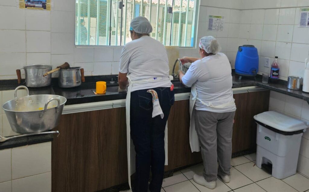 Estefana: “A gente faz de um tudo e faz sempre o melhor; tratamos todos muito bem”. Foto: Stalin Melo/SEE