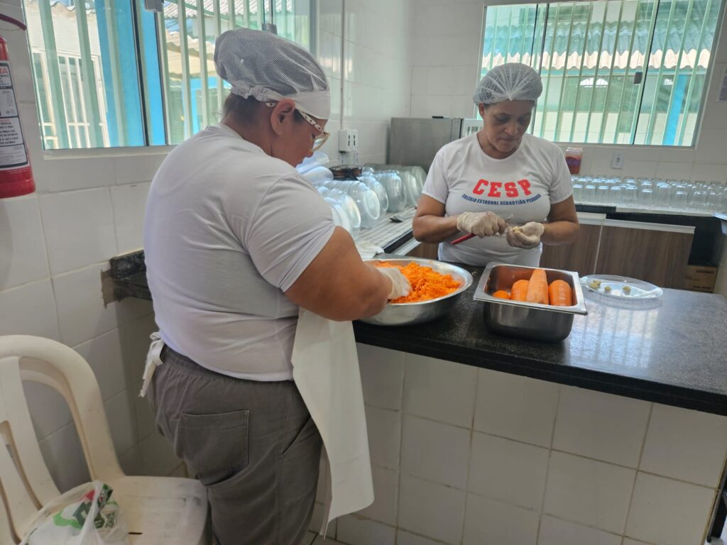 Estefana Souza “se descobriu” no espaço da merenda escolar. Foto: Stalin Melo/SEE