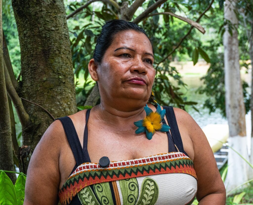 Cíntia Dani Flores Fernandes, proprietária de uma das pousadas da comunidade do Croa, destaca a importância do projeto para a conservação ambiental e o fortalecimento do turismo local. Foto: Diego Silva/Secom