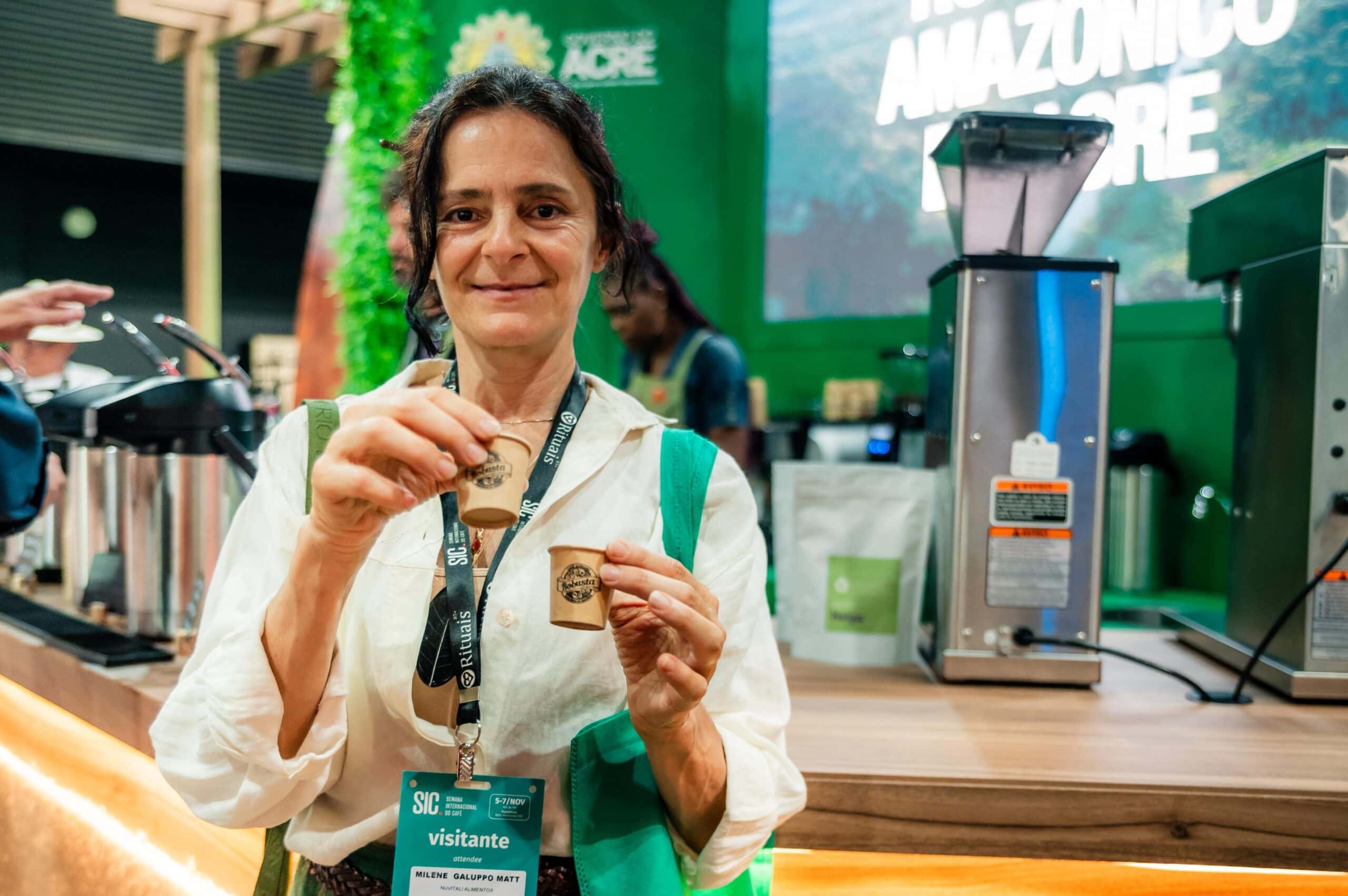 Visitantes elogiam produção de café do Acre. Foto: Ingrid Kelly/Secom