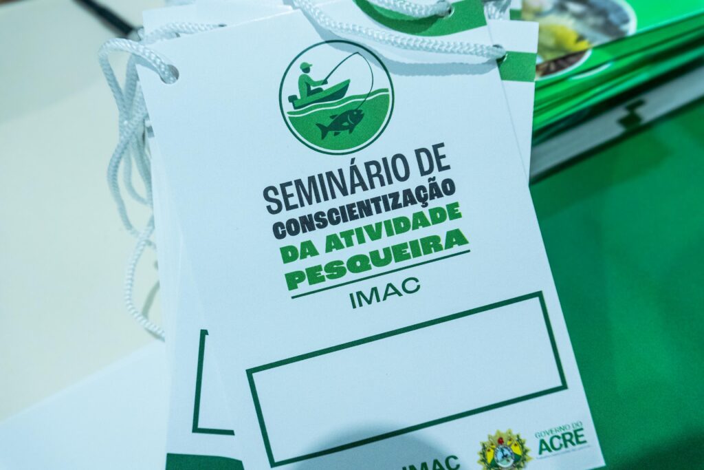 Iniciativa inclui ações de conscientização por meio da distribuição de folhetos informativos, reforçando a importância da preservação e do cumprimento das normas durante o período de defeso. Foto: Diego Silva/ Secom