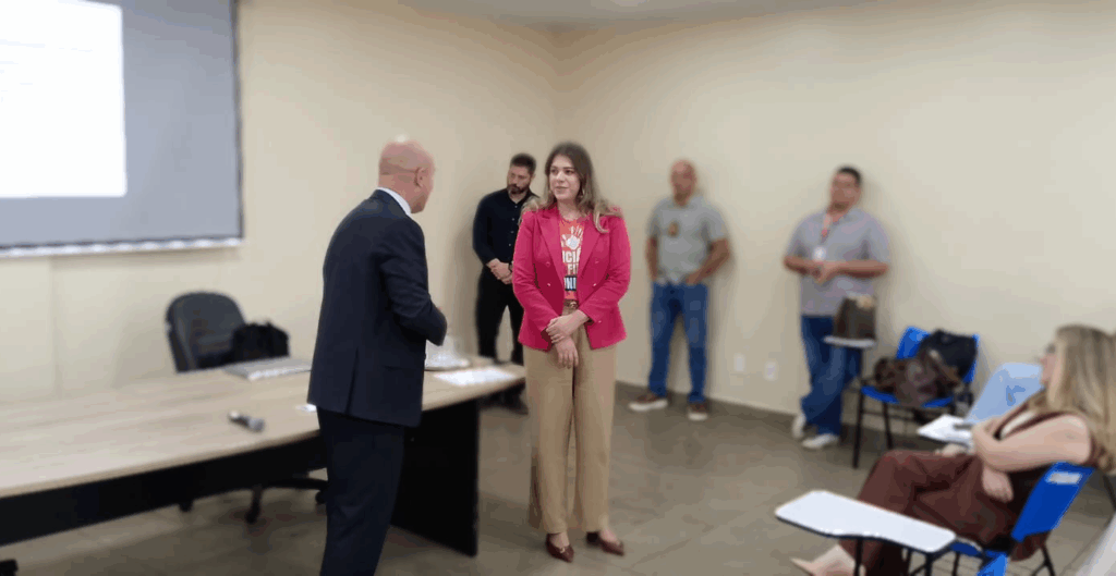 Juíza Louise Kristina Lopes abordou a Lei Maria da Penha e o uso do Fonar na capacitação realizada pela Acadepol. Foto: assessoria/PCAC