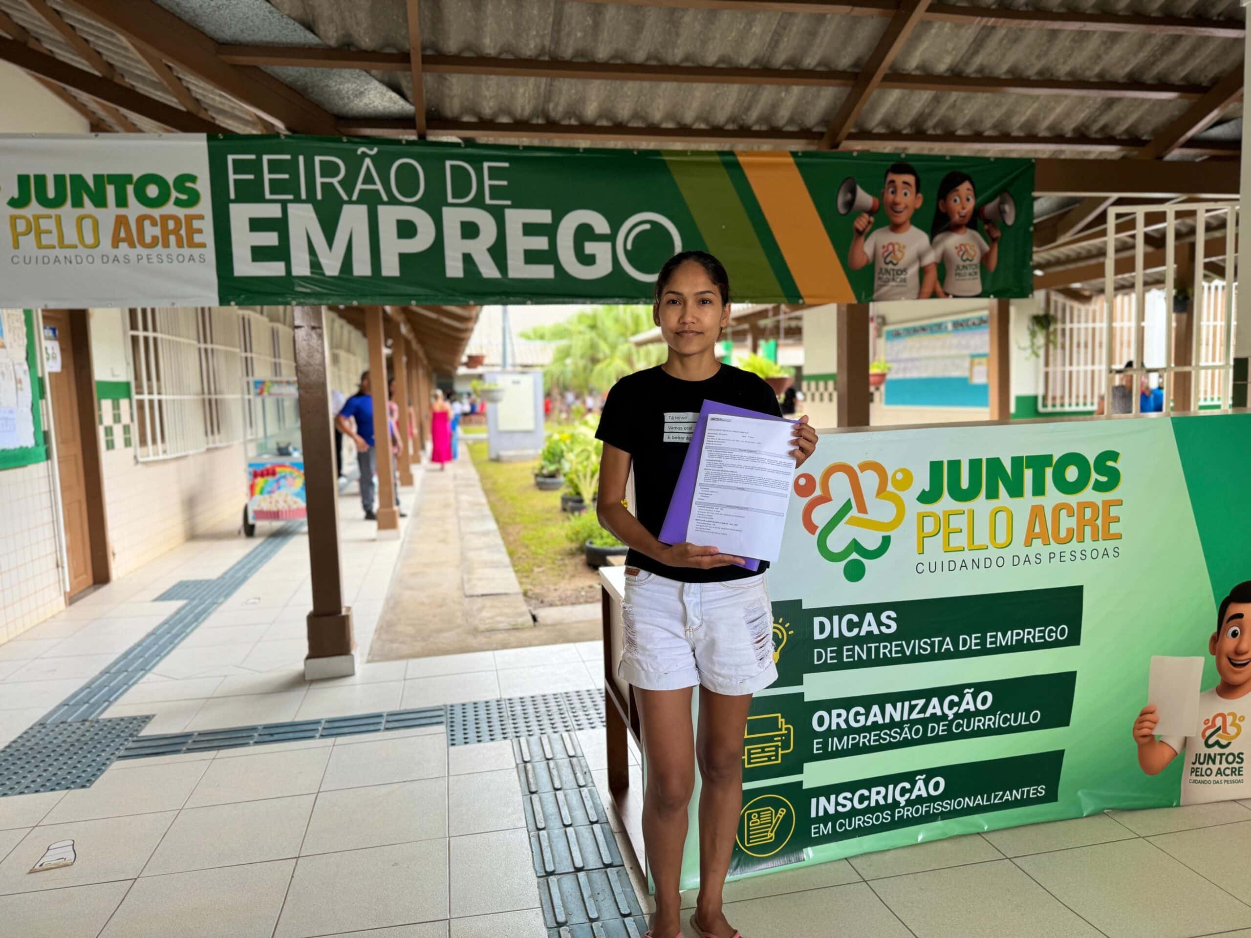 Feirão de Empregos do SINE levou oportunidades aos moradores dos 21 bairros da Baixada da Sobral. Foto: Carolina Torres/SEASDH