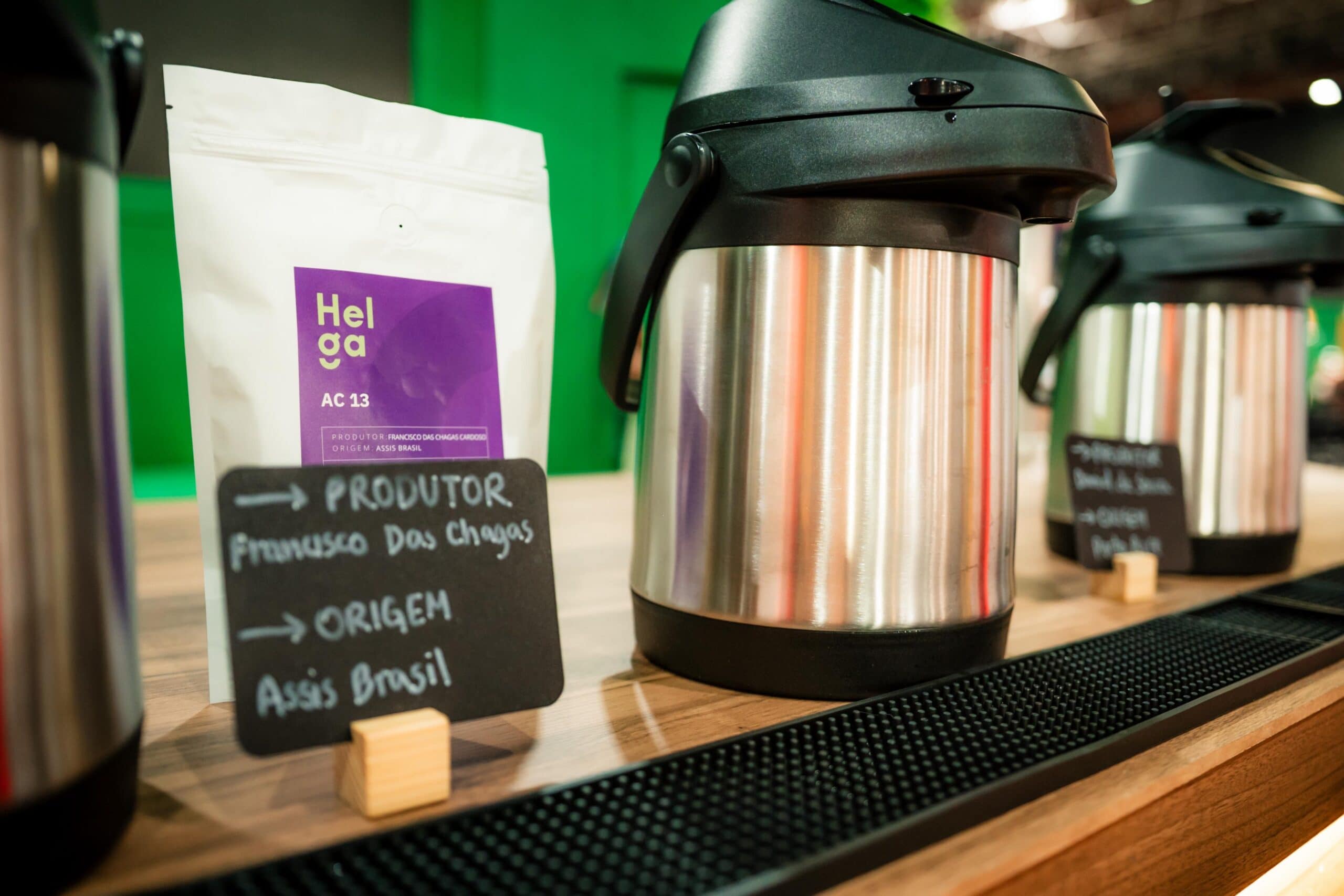 Finalistas do Qualicafé têm seu produto exposto no estante. Foto: Ingrid Kelly/Secom