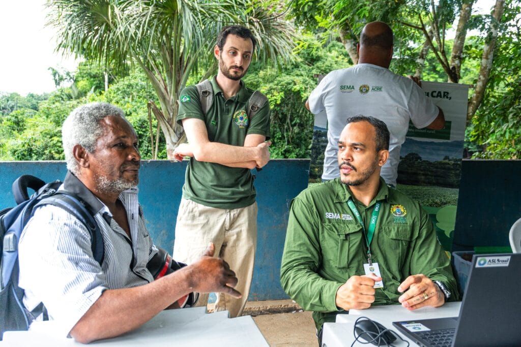 Produtores das comunidades Rio Croa, PA Miritizal e Gleba Retumba recebem atendimento para regularização ambiental. Foto: Diego Silva/ Secom