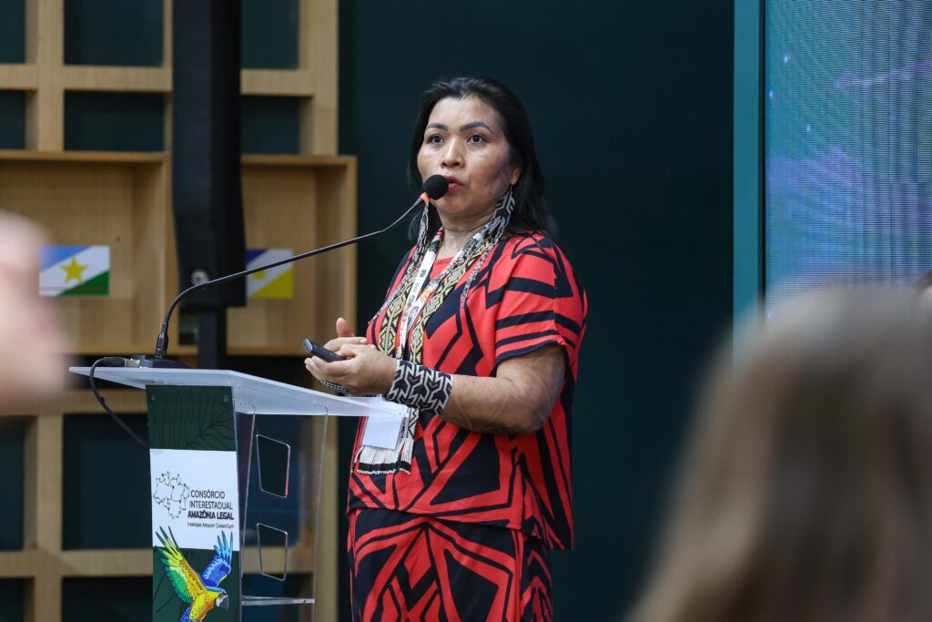 Nedina Yawanawá destacou o assistencialismo prestado pelo governo durante os eventos extremos. Foto: Pedro Devani/Secom