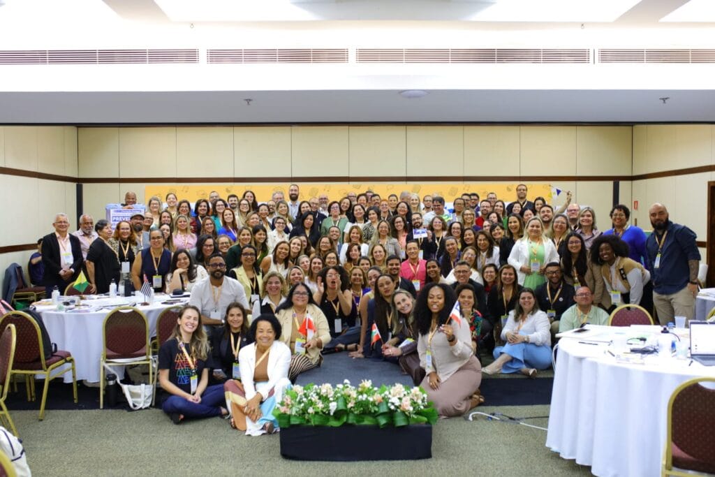 Participantes da formação nacional reunidos em momento de integração e alinhamento das estratégias de prevenção das violências nas escolas. Foto: cedida