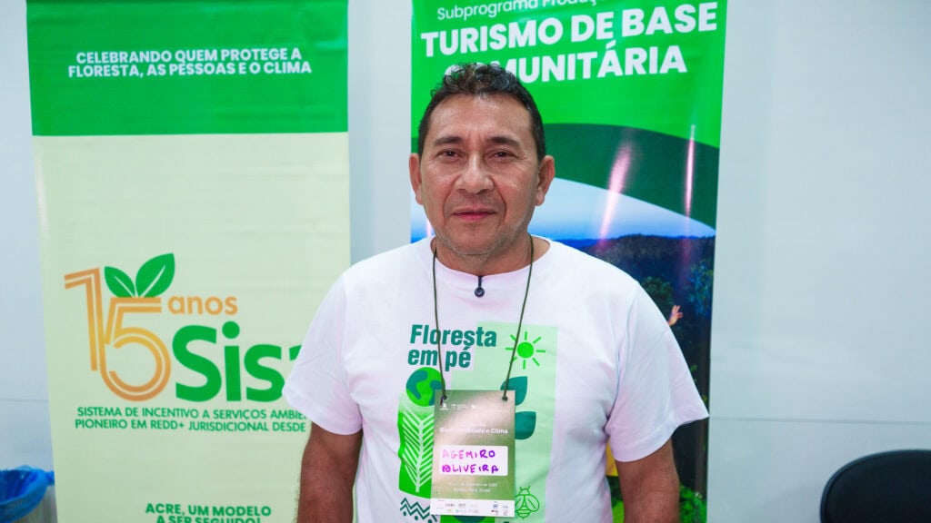 Na COP30, o proprietário da Pousada do Miro, Agimiro Oliveira, apresenta o turismo sustentável desenvolvido na Serra do Divisor. Foto: Uêslei Araújo/Sema