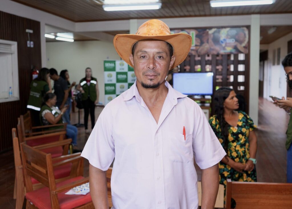 Fiscal da Cooperativa Cooper Purus, Francisco Batista, ressalta a importância de acompanhar de perto as decisões para garantir os direitos das populações das florestas. Foto: Uêslei Araújo/Sema