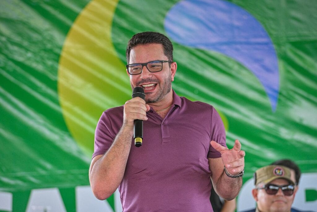 “Com muito orgulho entregamos mais esse equipamento para o desenvolvimento pleno da nossa população”. Foto: Diego Gurgel/Secom