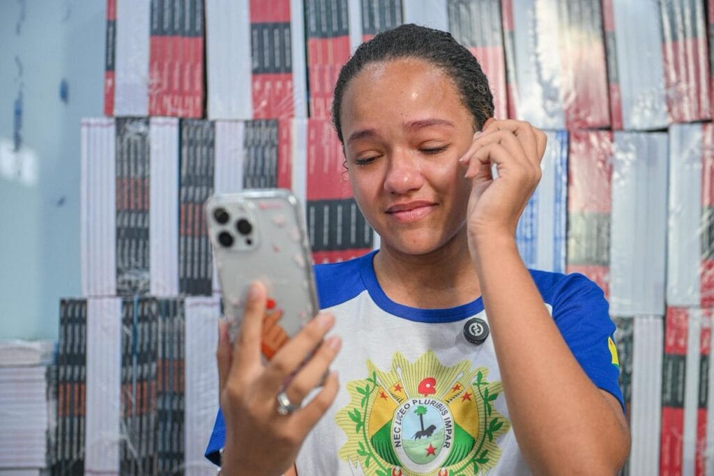 Primeira vez no Enem, Ranyele quer cursar enfermagem. “Aprendi muito nas aulas do Pré-Enem. Agora me sinto mais preparada e confiante para a prova”, disse. Foto: Diego Gurgel/Secom