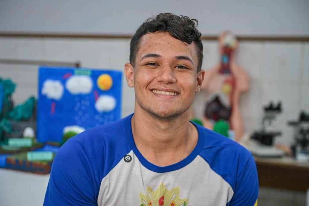 Pablicio Saldanha sonha em ingressar na Polícia Militar e reconhece o apoio do projeto na sua preparação. Foto: Diego Gurgel/Secom