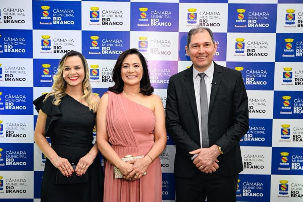 Governadora Mailza Assis com presidente da Câmara de Vereadores de Rio Branco Joabe Lira. Foto: Clemerson Ribeiro/Secom