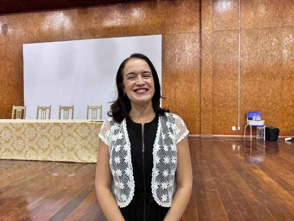 Professora Maria Medeiros conduz formação para equipes gestoras. Foto: Douglas Bocardi/SEE