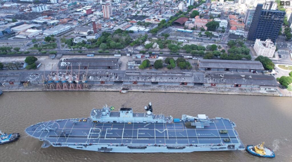 NAM Atlântico é o maior navio de guerra da América Latina. Foto: Marinha do Brasil