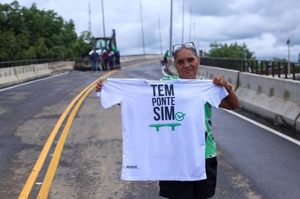 Moradores têm alta expectativa para entrega da ponte histórica em Xapuri. Foto: Dhárcules Pinheiro/Secom