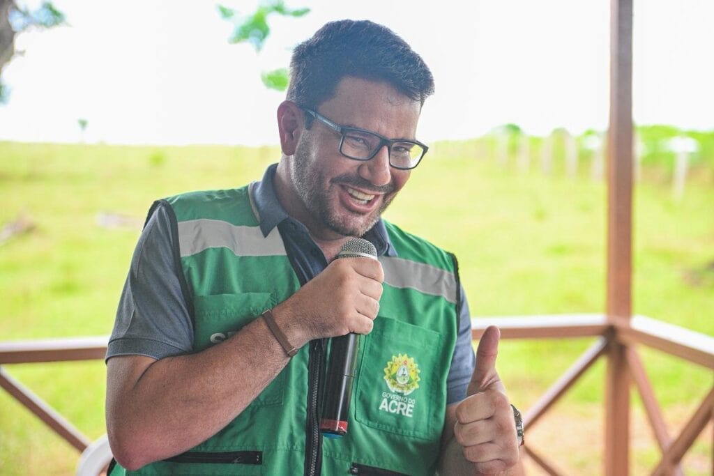 Governador anunciou convocação a partir de dezembro, durante balanço de investimento na Educação. Foto: Diego Gurgel/Secom