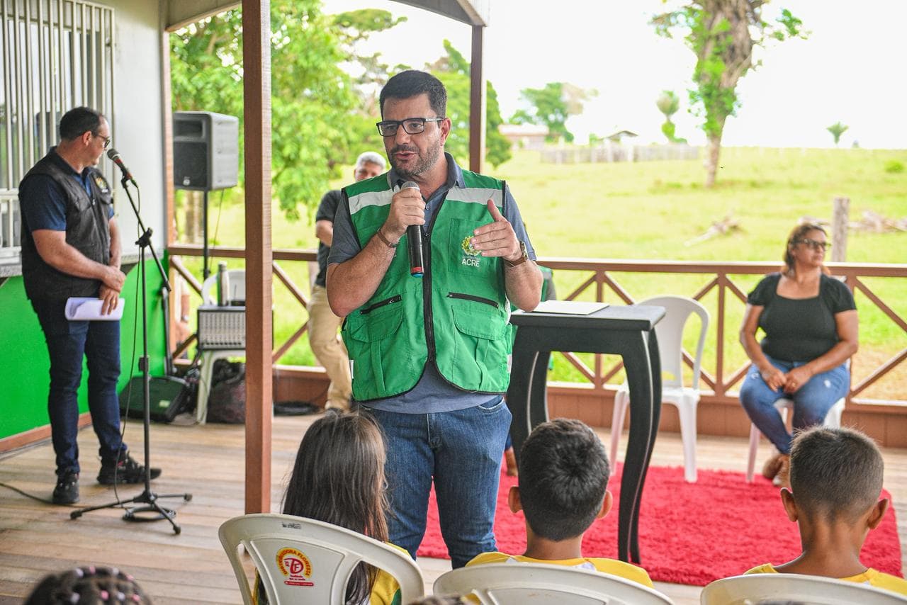 Governador anuncia convocação de mais de 2,6 mil servidores aprovados no maior concurso da Educação a partir de dezembro