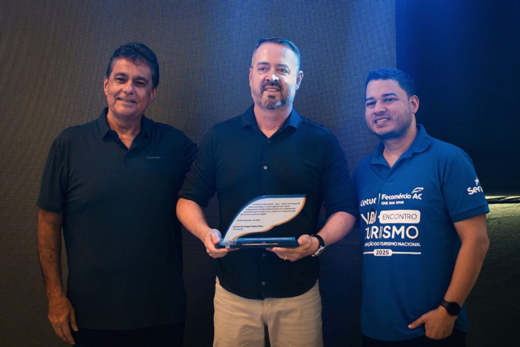 Marcelo Messias foi um dos homenageados pela atuação para fomentar o turismo no Acre. Foto: Marcos Rocha/Sete