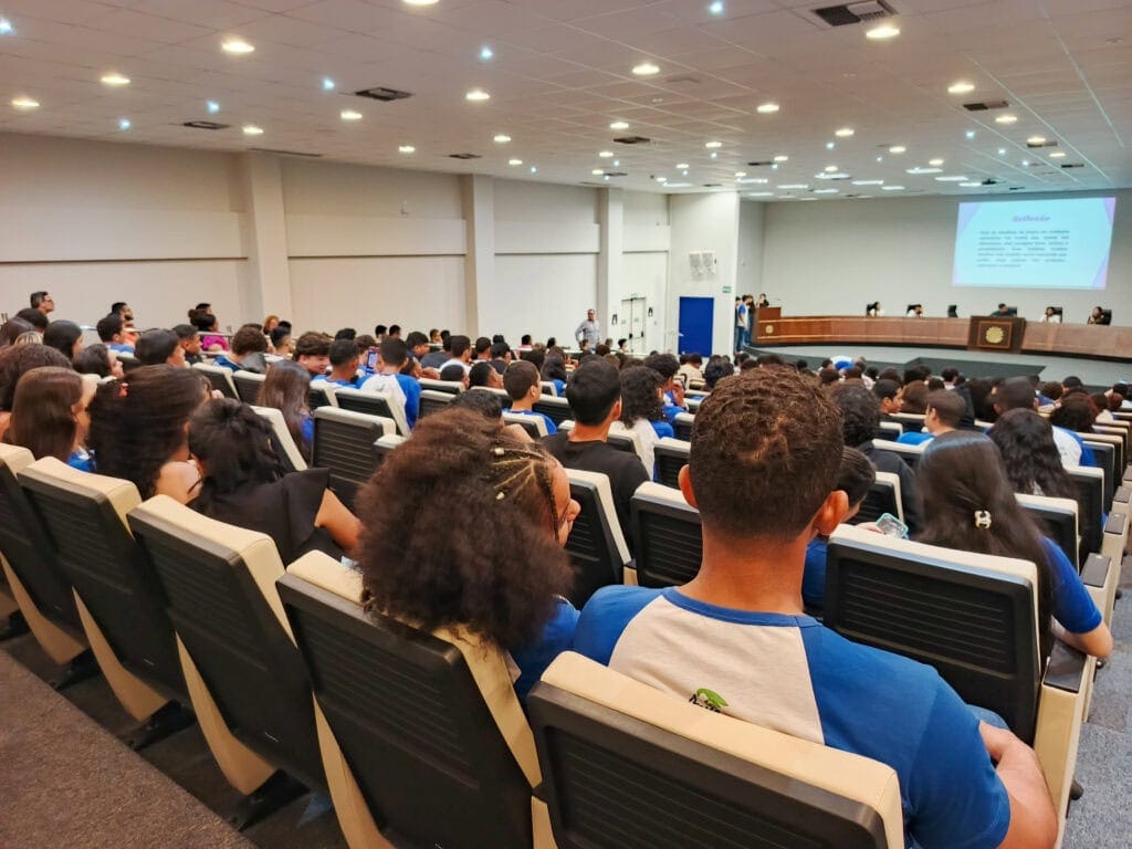 Atividade iniciou os estudantes à vida acadêmica. Foto: Dayana Soares/SEE