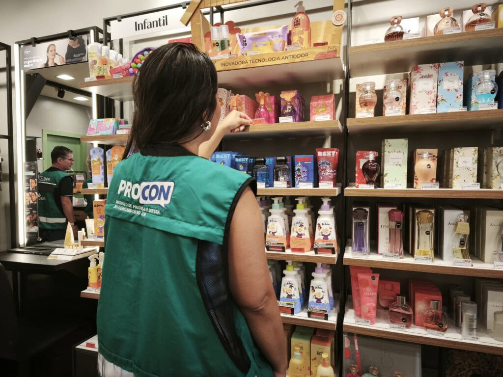 Todo produto ou prestação de serviço é fiscalizado pelos agentes do Procon, conforme as regras do CDC. Foto: Rosi Sabóia/Ipem