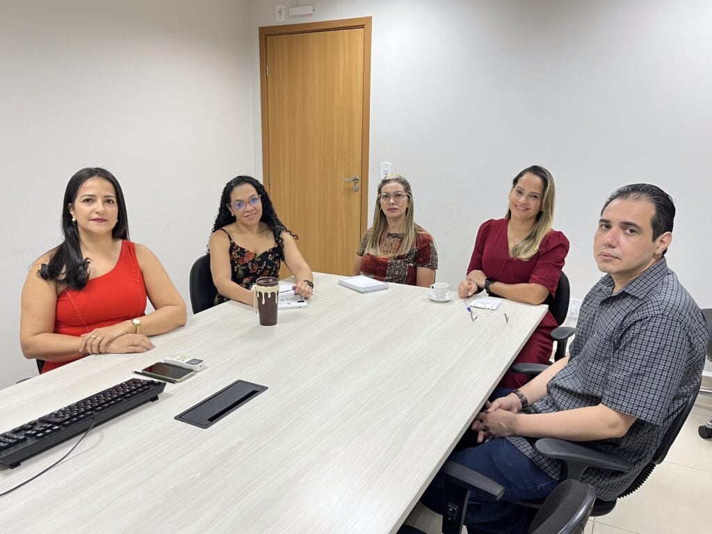 Equipe da Divisão de Política de Gestão de Carreiras foi responsável pelo desenvolvimento do documento, com base em modelo do setor público federal, adotado por diversos estados. Foto: cedida