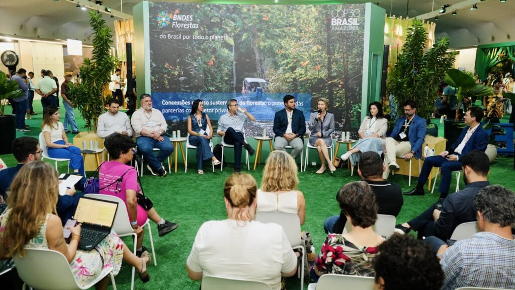 Painel destacou os avanços e inovações dos projetos de concessão florestal estruturados pelo BNDES e pelo SFB. Foto: Uêslei Araújo/Sema