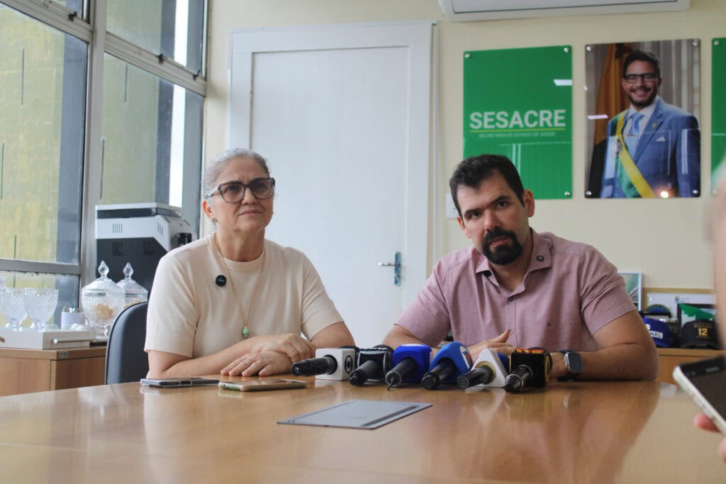 Segundo secretário Pedro Pascoal, atuamente o Hosmac tem 11 pacientes considerados residentes da unidade, dos quais 7 não recebem visita de familiares. Foto: Tiago Araújo/Sesacre