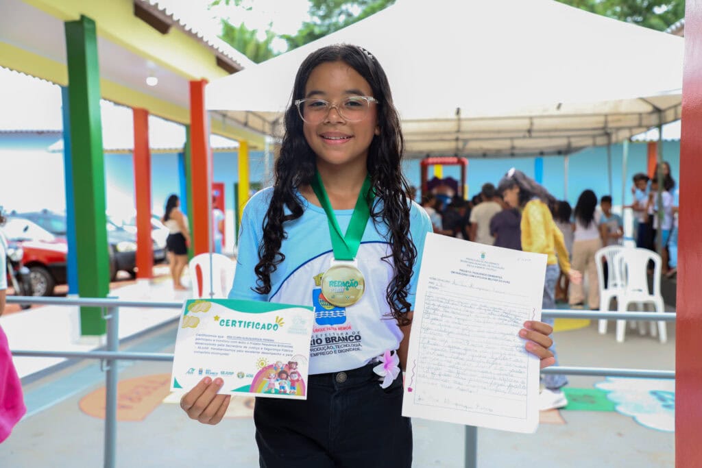 Estudante Ana Clara ficou em 1º lugar no concurso de textos. Foto: Italo Sousa/Sejusp