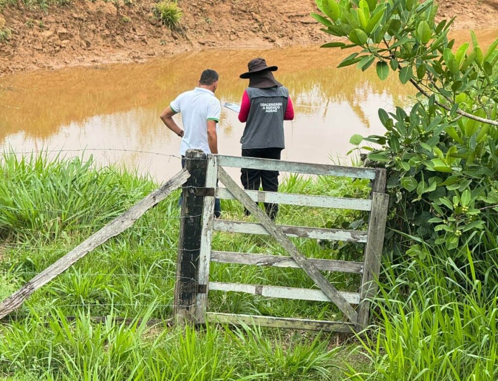 Técnicos avaliaram pontos de captação, analisando as condições do manancial e a trajetória da água até o início do tratamento. Foto: cedida