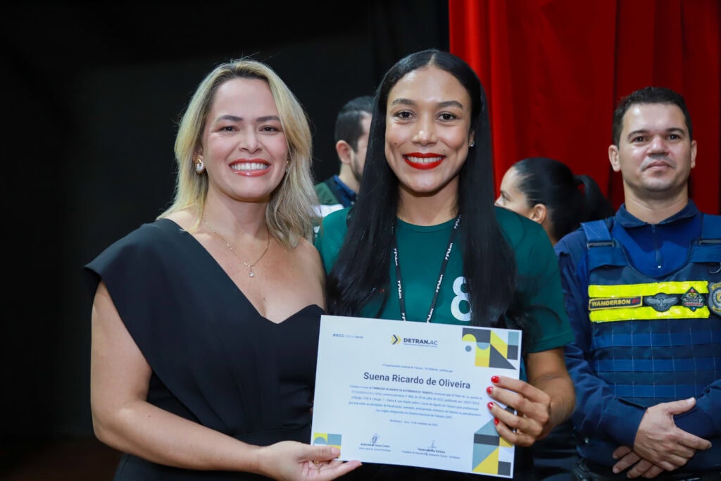 Suena de Oliveira disse que o curso ofereceu formação de alto nível aos alunos. Foto: Renato Beiruth/Detran