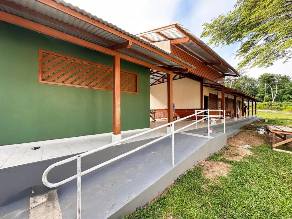 Novo modelo garante acessibilidade total, com rampas, piso tátil e banheiros adaptados, promovendo inclusão no ambiente escolar. Foto: cedida