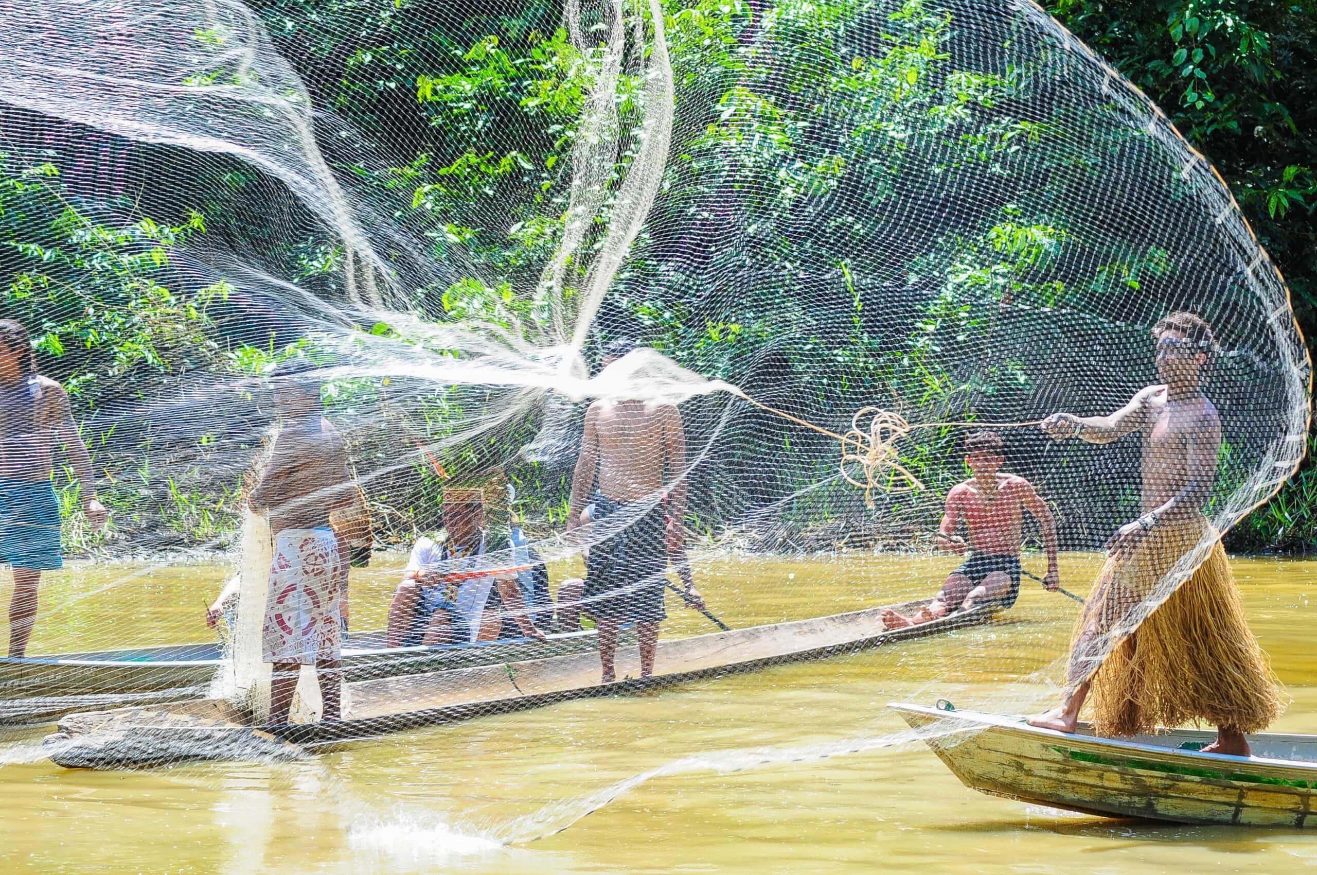 Programa oferece oportunidade para que educadores e alunos se envolvam em projetos de pesquisa que beneficiam diretamente as comunidades pesqueiras. Foto: Diego Gurgel