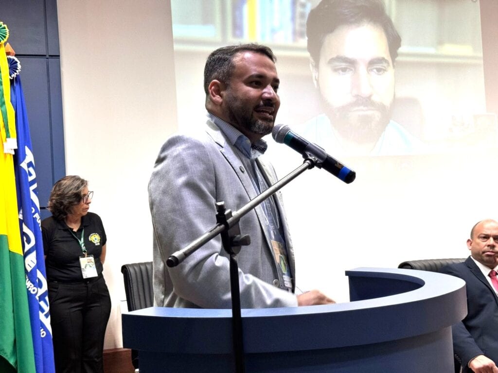 Secretário de Estado de Educação e Cultura, Aberson Carvalho, ressalta os desafios e a força da educação amazônica. Foto: Douglas Bocardi/SEE