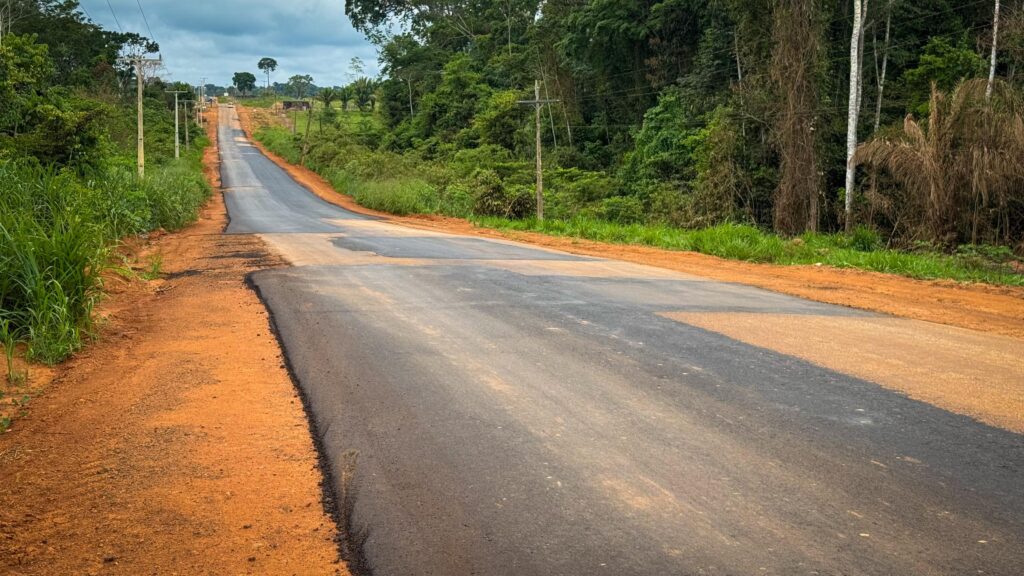 Deracre realiza vistoria nas obras de recuperação da rodovia AC-90, em Rio Branco. Foto: Thauã Conde/Deracre