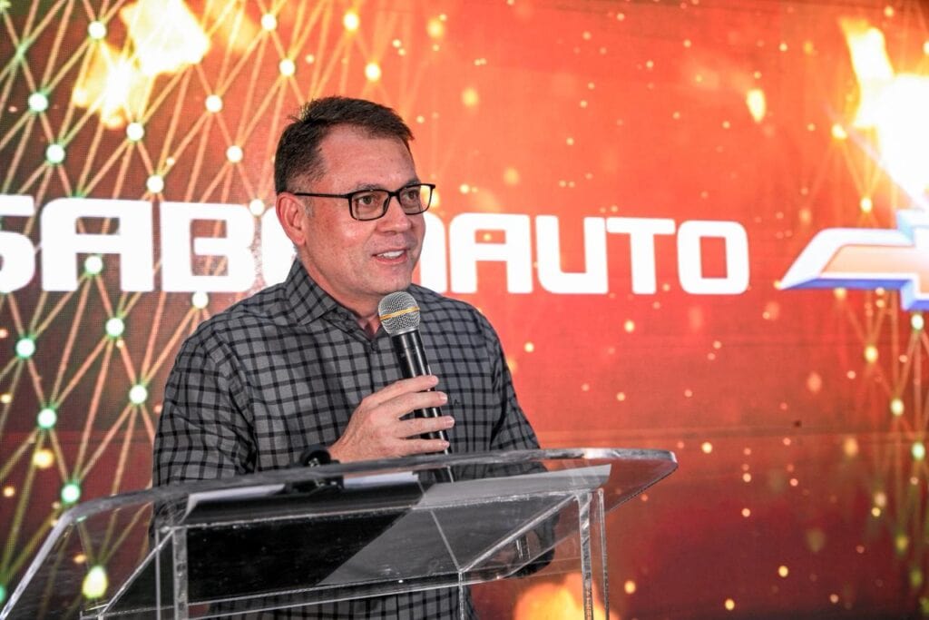 Vice-prefeito Alysson Bestene parabenizou a empresa pelo selo de qualidade Fotos: Clemerson Ribeiro/Secom