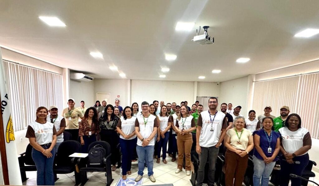 Combate à monilíase começa com a capacitação no campo. Foto: Ascom/Idaf