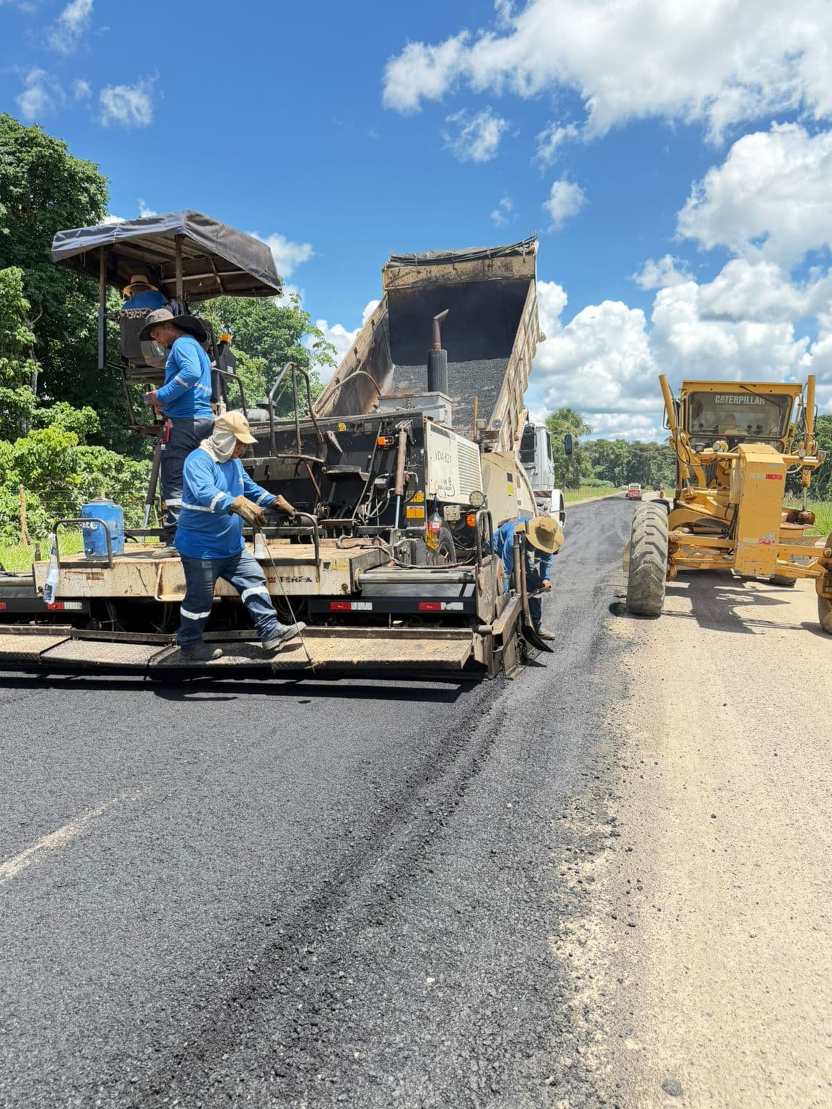 Nova entrada de Tarauacá começa a ser asfaltada e transforma mobilidade no município. Foto: Cleane Montefusco/Deracre