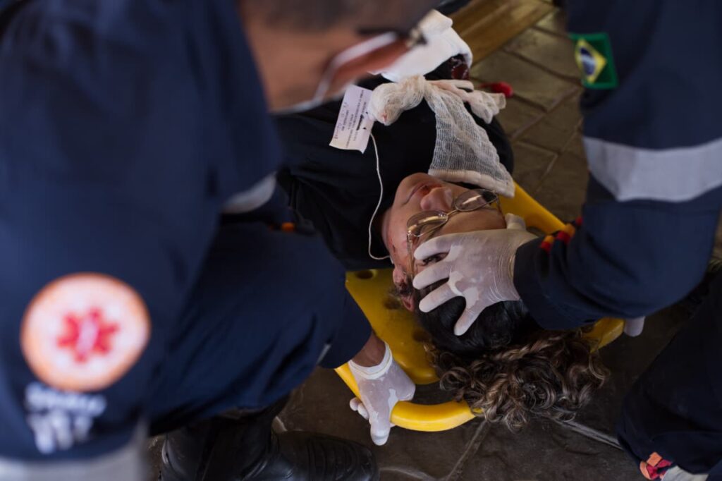 Estudantes da Unama atuaram como vítimas no simulado. Foto: Dhárcules Pinheiro/Secom