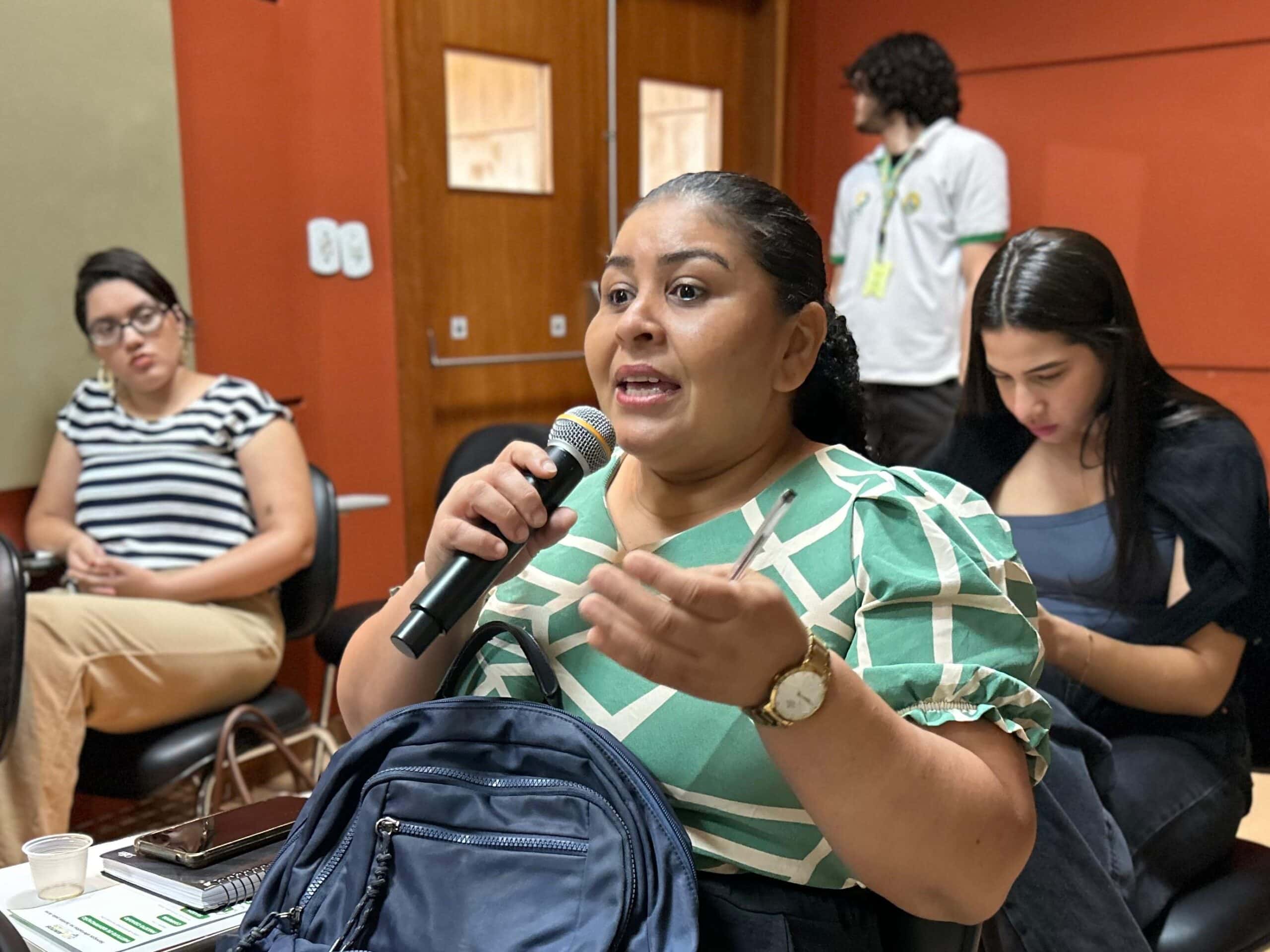 Momento de capacitação e alinhamento sobre atendimento, acolhimento e triagem nas ações Juntos Pelo Acre. Foto: Ludymila Maia/OCA