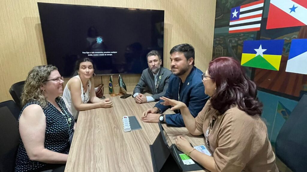 Encontro reuniu representantes do Estado com a diretora gerencial da ART, Christina Magerkurth, e a diretora associada, especialista em salvaguardas da Arquitetura para transações REDD+, Lúcia Madrid. Foto: Ângela Rodrigues/IMC