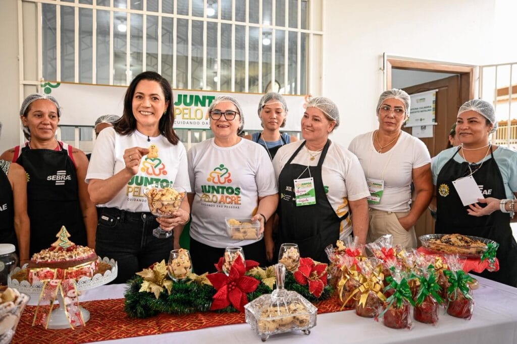 Oficina Culinária, da Seash, ensinou a produção de biscoitos e panetones para o Natal. Foto: Clemerson Ribeiro/Secom