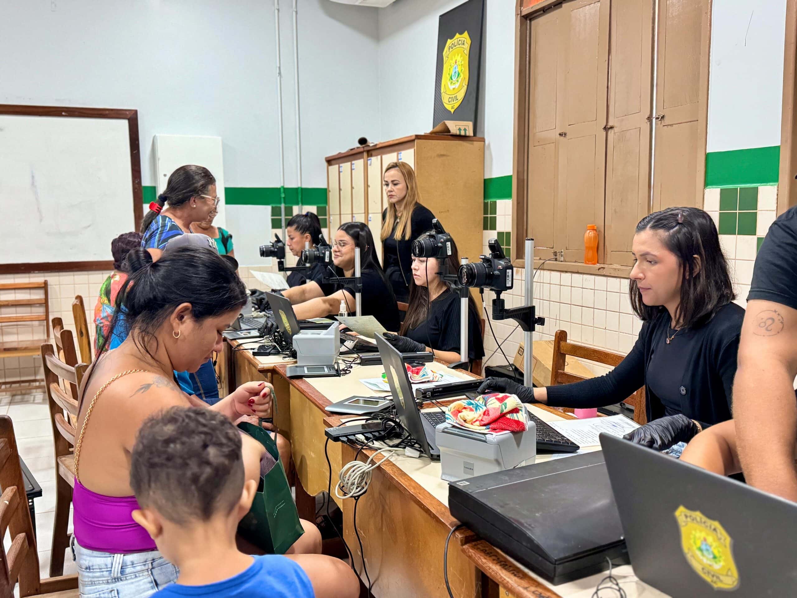 Mais de 170 carteiras de identidade foram ofertadas durante o dia. Foto: Carolina Torres/Secom.