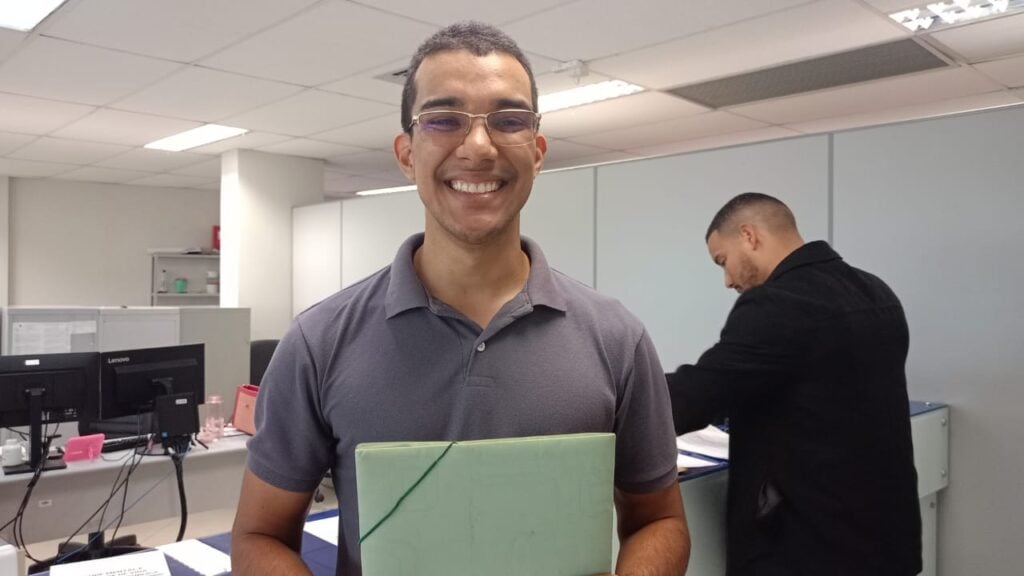 Mateus Carvalho segue os passos da mãe que também é policial penal. Foto: Crislei Souza/Iapen